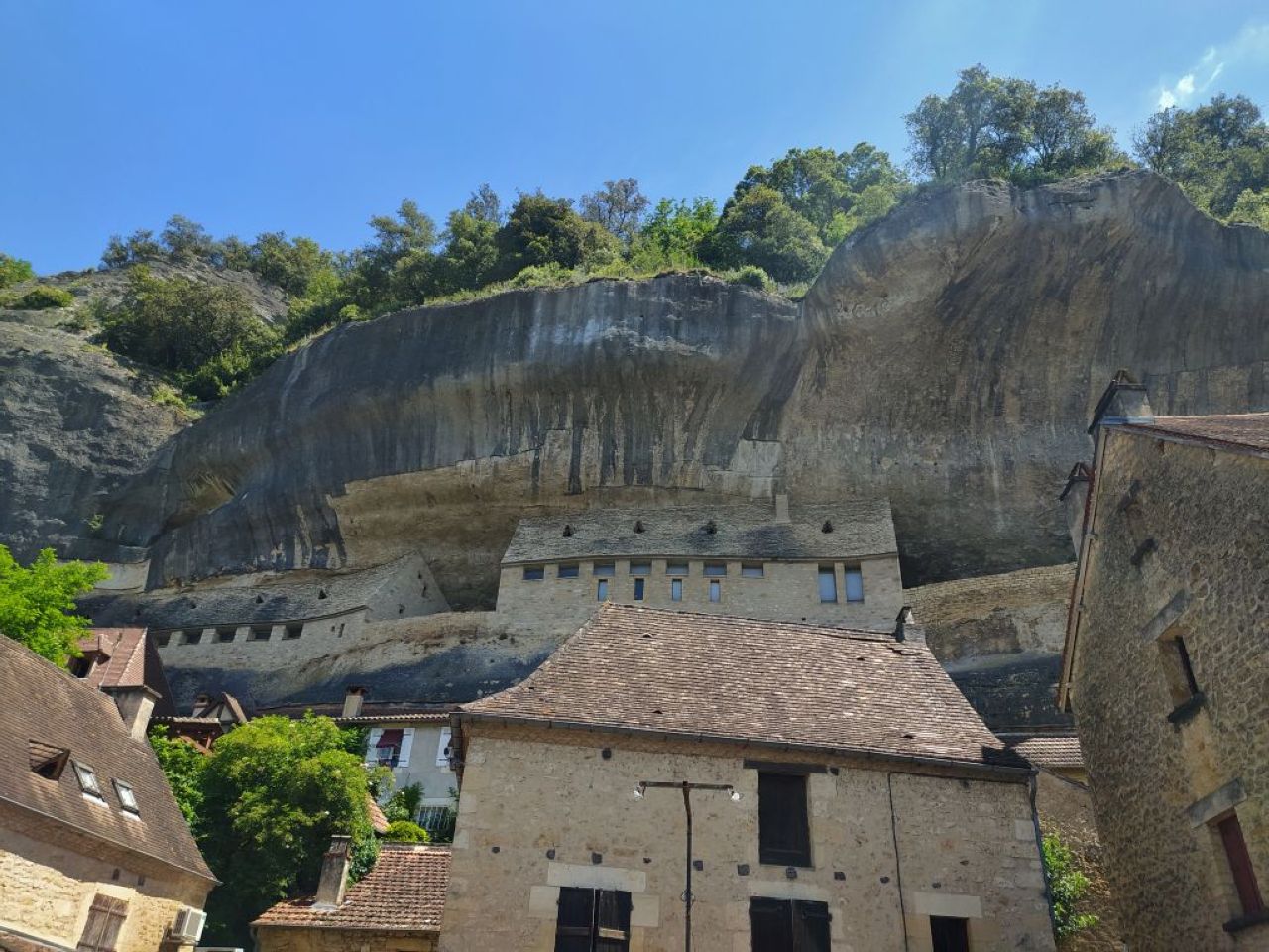 Www musee prehistoire eyzies fr Son Nom De Domaine A été Créé En Avril Dordogne : la vallée de la Vézère au fil de l'eau - Babel Voyages