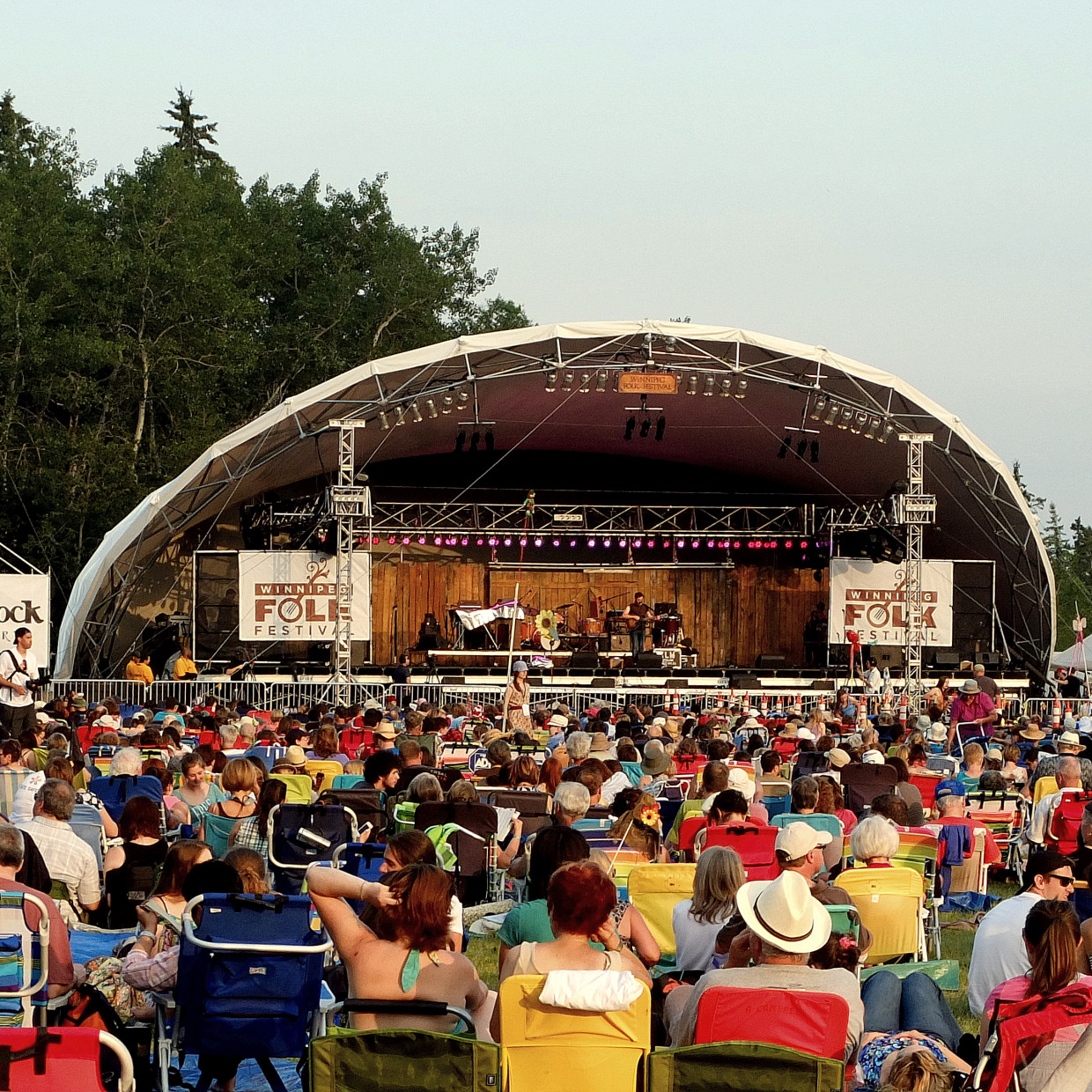 En direct du "Winnipeg Folk Festival" 1er jour Babel Voyages